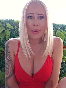 Snapshot of MILFBARBY chatting on 07-12-26, 06:04 MILFBARBY online show from 07-12-26, 06:04