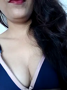 Reena2222 online show from 05-12-26, 04:09