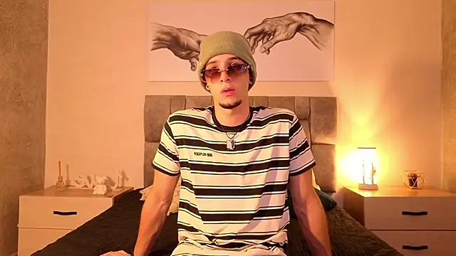 isaacblaze  online show from 05-20-26, 03:45