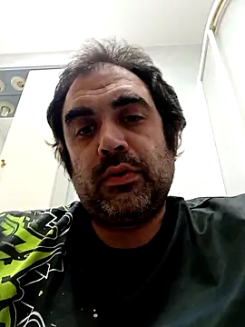 Snapshot of Rogi89 chatting on 05-12-26, 04:53 Rogi89 online show from 05-12-26, 04:53