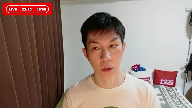Snapshot of kazukota20 chatting on 06-08-26, 01:11 kazukota20 online show from 06-08-26, 01:11