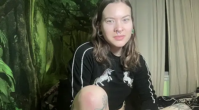 Snapshot of mo0ngoddess chatting on 01-26-25, 02:24 mo0ngoddess online show from 01-26-25, 02:24