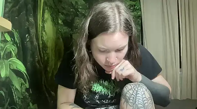 Snapshot of mo0ngoddess chatting on 02-27-25, 06:50 mo0ngoddess online show from 02-27-25, 06:50