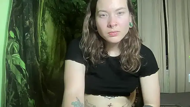 Snapshot of mo0ngoddess chatting on 01-15-26, 04:17 mo0ngoddess online show from 01-15-26, 04:17