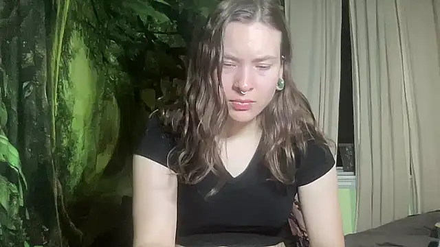 Snapshot of mo0ngoddess chatting on 02-04-26, 03:45 mo0ngoddess online show from 02-04-26, 03:45