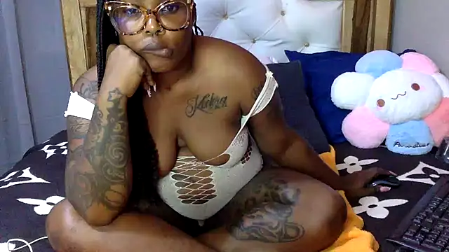 creamyamber online show from 02-06-26, 02:05