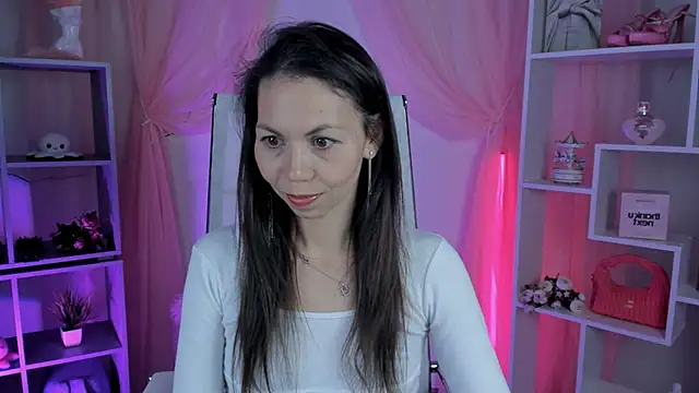 Snapshot of TrasyMorris chatting on 06-03-26, 04:04 TrasyMorris online show from 06-03-26, 04:04
