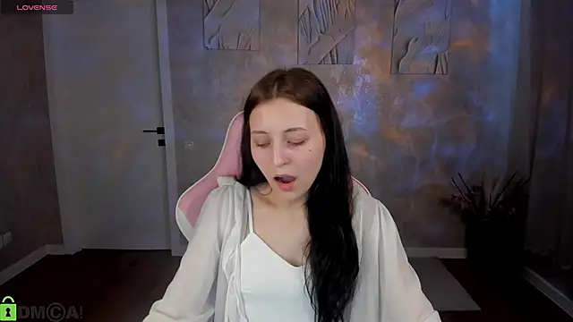 Tracey Gill online show from 06-08-26, 09:09