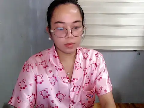 Urbabydollxxx online show from 05-17-26, 04:32