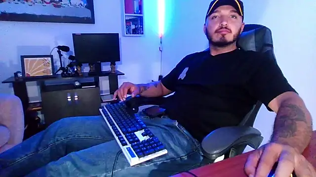 Snapshot of Thiago_420 chatting on 05-15-26, 11:34 Thiago 420 online show from 05-15-26, 11:34