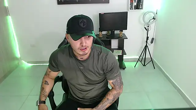 Snapshot of Thiago_420 chatting on 06-19-26, 11:19 Thiago 420 online show from 06-19-26, 11:19