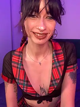 Snapshot of Lilith_dark_off chatting on 06-18-26, 01:37 Lilith dark off online show from 06-18-26, 01:37