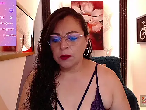 Snapshot of kamy_loort chatting on 05-22-26, 02:01 kamy loort online show from 05-22-26, 02:01
