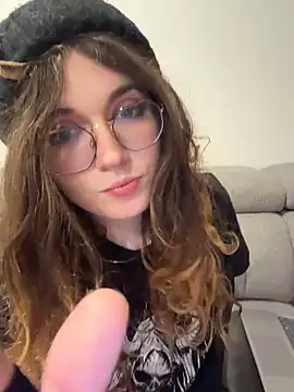 Snapshot of cutypiefull chatting on 05-15-26, 11:56 cutypiefull online show from 05-15-26, 11:56