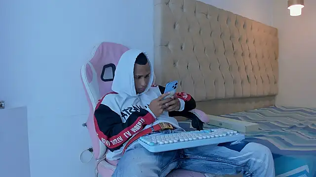 Supreme Badboy online show from 06-11-26, 02:53