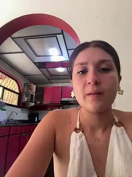 IsabelleMilan online show from 06-25-26, 08:35