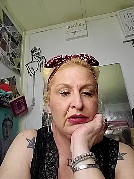 Snapshot of NutNmyGUTdaddy chatting on 06-17-26, 08:28 NutNmyGUTdaddy online show from 06-17-26, 08:28