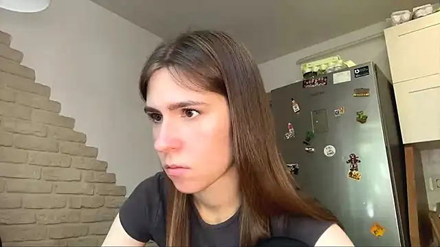 Snapshot of ZaraGuyette chatting on 05-24-26, 05:23 ZaraGuyette online show from 05-24-26, 05:23