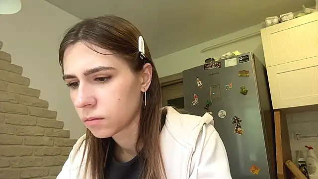 Snapshot of ZaraGuyette chatting on 05-30-26, 04:09 ZaraGuyette online show from 05-30-26, 04:09