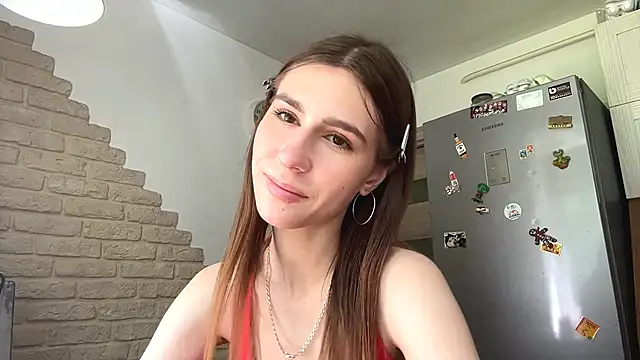 Snapshot of ZaraGuyette chatting on 06-01-26, 12:07 ZaraGuyette online show from 06-01-26, 12:07