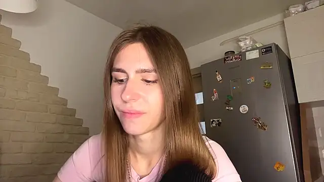 Snapshot of ZaraGuyette chatting on 06-08-26, 01:28 ZaraGuyette online show from 06-08-26, 01:28