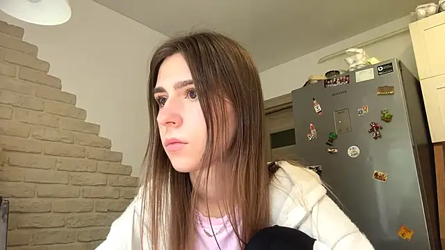 Snapshot of ZaraGuyette chatting on 06-15-26, 05:20 ZaraGuyette online show from 06-15-26, 05:20
