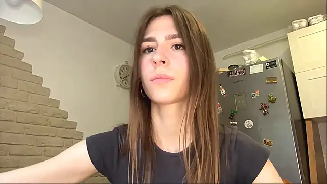 Snapshot of ZaraGuyette chatting on 06-19-26, 05:12 ZaraGuyette online show from 06-19-26, 05:12