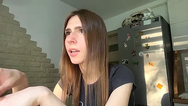 Snapshot of ZaraGuyette chatting on 06-27-26, 05:07 ZaraGuyette online show from 06-27-26, 05:07