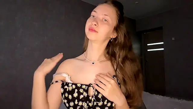 Snapshot of Emily_Mur_ chatting on 07-06-26, 05:04 Emily Mur online show from 07-06-26, 05:04