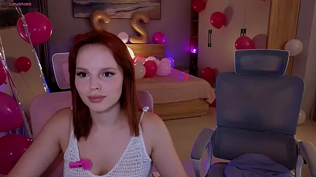 MoonkissGirls online show from 05-14-26, 01:34
