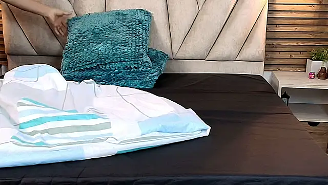 Snapshot of isabella_luxet chatting on 06-04-26, 12:33 isabella luxet online show from 06-04-26, 12:33