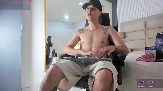 Snapshot of Diamondss_1 chatting on 06-24-26, 09:03 Diamondss 1 online show from 06-24-26, 09:03
