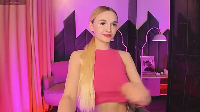 Snapshot of Mila__Lux chatting on 07-06-26, 08:55 Mila Lux online show from 07-06-26, 08:55