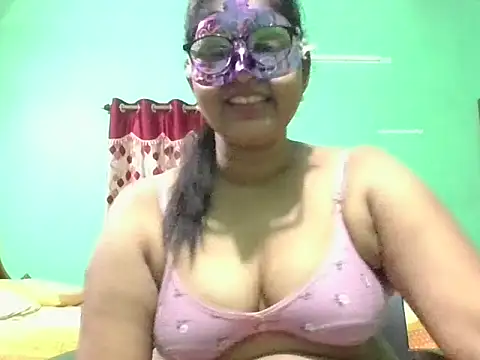 Snapshot of Kavya17 chatting on 06-19-26, 02:54 Kavya17 online show from 06-19-26, 02:54