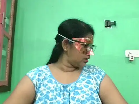Snapshot of Kavya17 chatting on 07-02-26, 01:50 Kavya17 online show from 07-02-26, 01:50