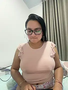 Snapshot of rousee69_ chatting on 06-24-26, 09:52 rousee69 online show from 06-24-26, 09:52