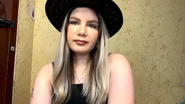 FatimaColomy online show from 05-14-26, 03:08
