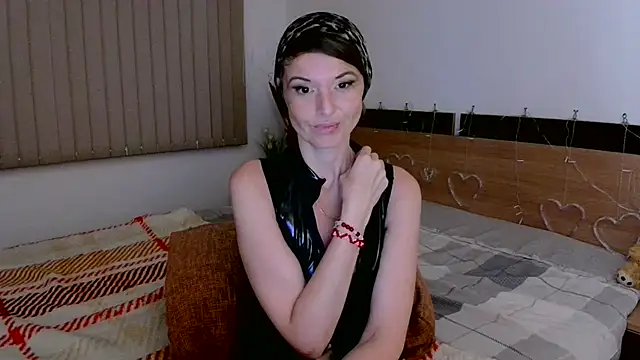 Snapshot of LoveElenika chatting on 07-05-26, 06:48 LoveElenika online show from 07-05-26, 06:48