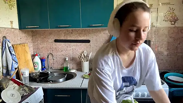 KathyrnEdmison online show from 05-15-26, 06:31