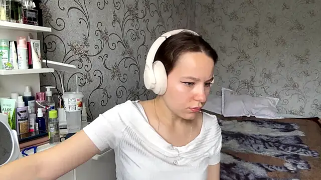 KathyrnEdmison online show from 05-18-26, 06:41