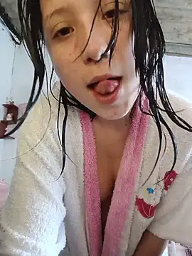 Snapshot of mileidy0106 chatting on 06-06-26, 12:32 mileidy0106 online show from 06-06-26, 12:32