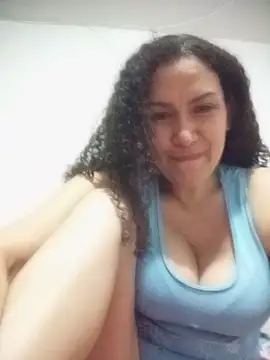 Snapshot of paulett15 chatting on 05-15-26, 02:29 paulett15 online show from 05-15-26, 02:29