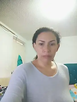 Snapshot of paulett15 chatting on 05-29-26, 04:16 paulett15 online show from 05-29-26, 04:16