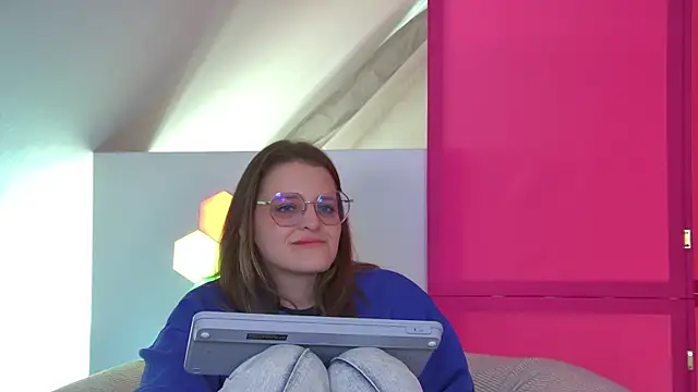 AlexaAvery online show from 06-16-26, 06:38