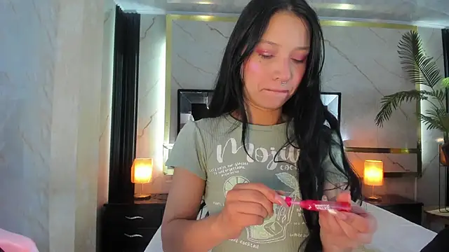 SophiieCalloway1 online show from 06-27-26, 01:39