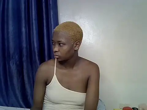 Lovergal  online show from 06-12-26, 03:16
