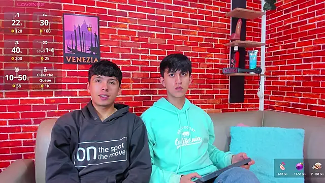 Hoot boyss  online show from 05-30-26, 07:33