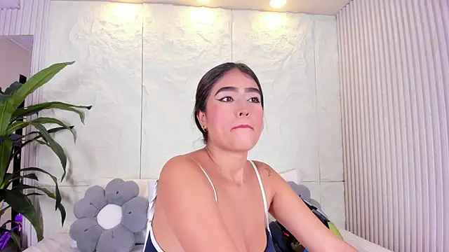 Snapshot of Dulce_Vict chatting on 05-30-26, 04:09 Dulce Vict online show from 05-30-26, 04:09