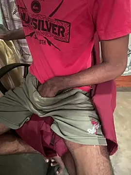 Snapshot of Inuchethi chatting on 12-18-24, 01:37 Inuchethi online show from 12-18-24, 01:37