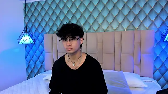 Sofia-Ethan online show from 06-24-26, 12:26